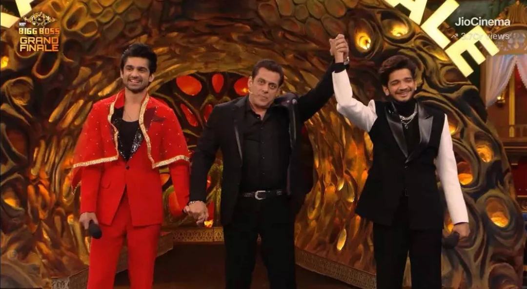 Salman Khan announcing winner of big boss munawar faruqui